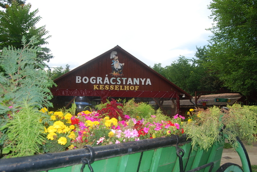 HS - Bogrács Tanya Étterem 01